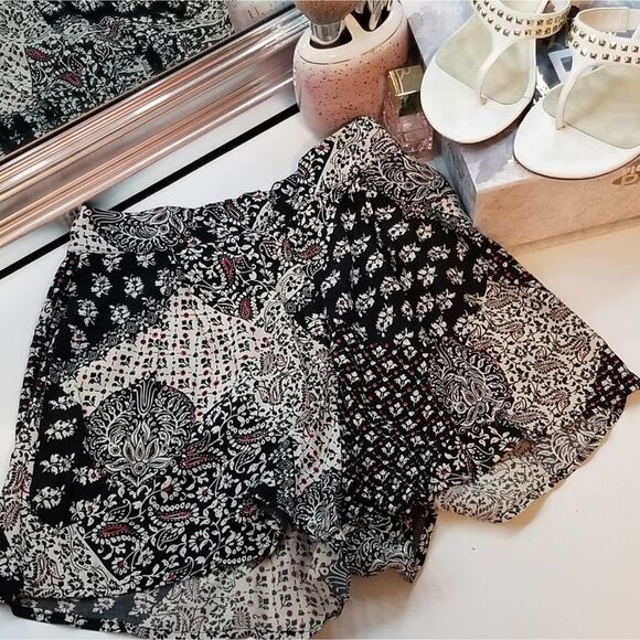 Topshop PETITE Casual Boho Mid-Rise Shorts - Picture 1 of 5